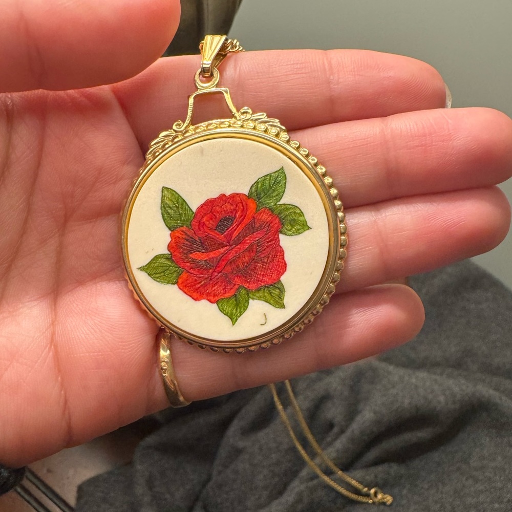 Red Rose Vintage Enamel Pendant Necklace